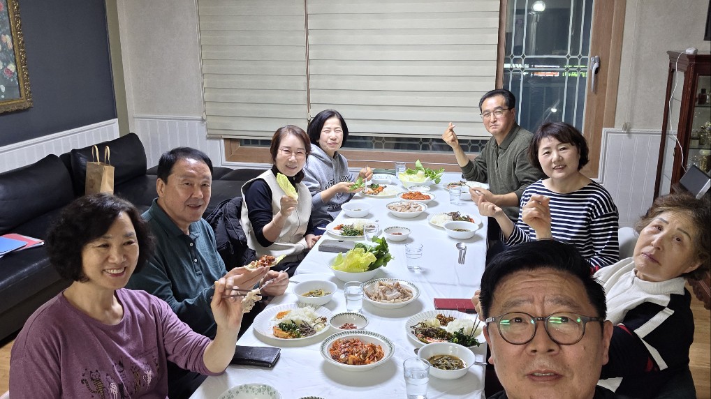 목장 식사 전.jpg